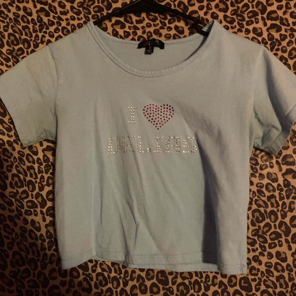 cropped delia’s t shirt